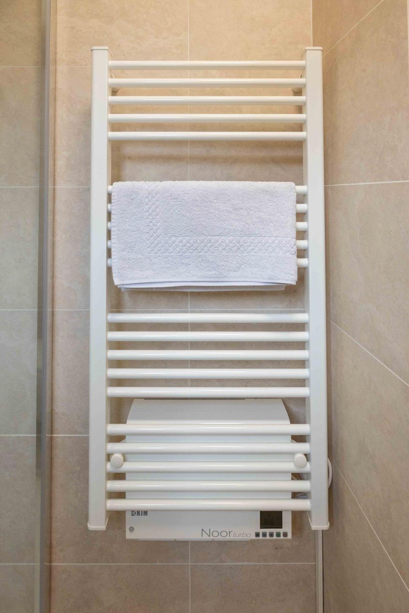 Well Located Apartment In Париж Экстерьер фото